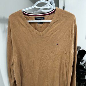 XL Tommy V-neck sweater